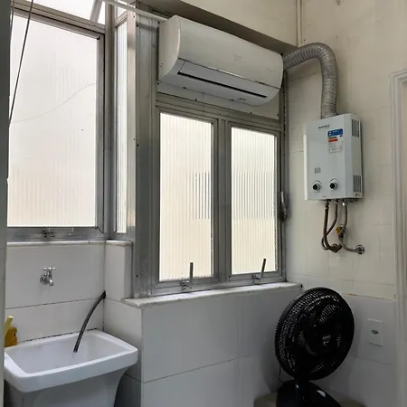 Apartamento mobiliado em Copacabana a 100m da praia-2