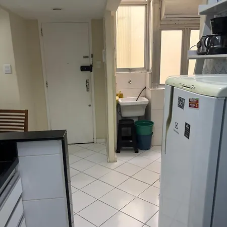 Apartamento mobiliado em Copacabana a 100m da praia-3